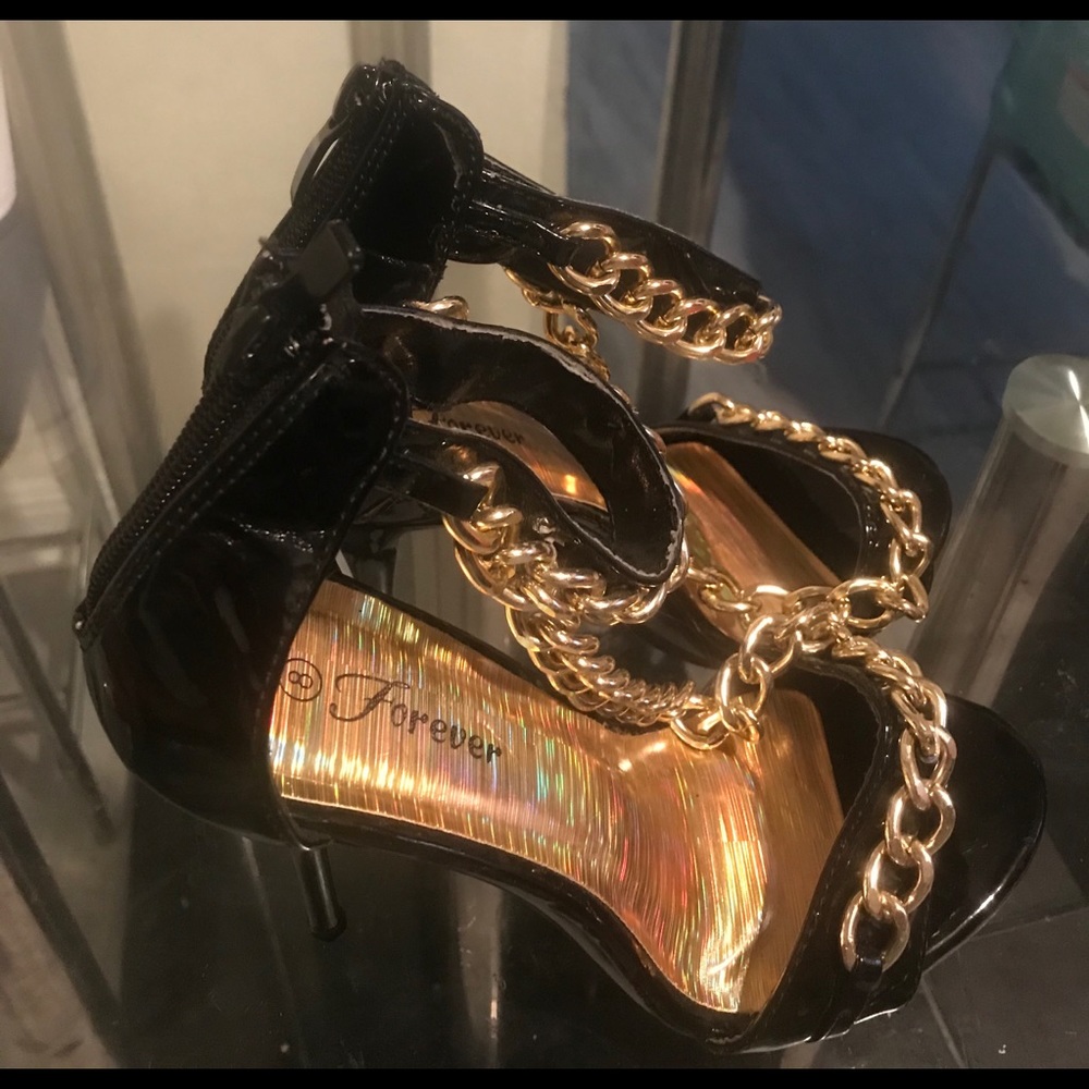 Women’s Heel sandals in perfect condition